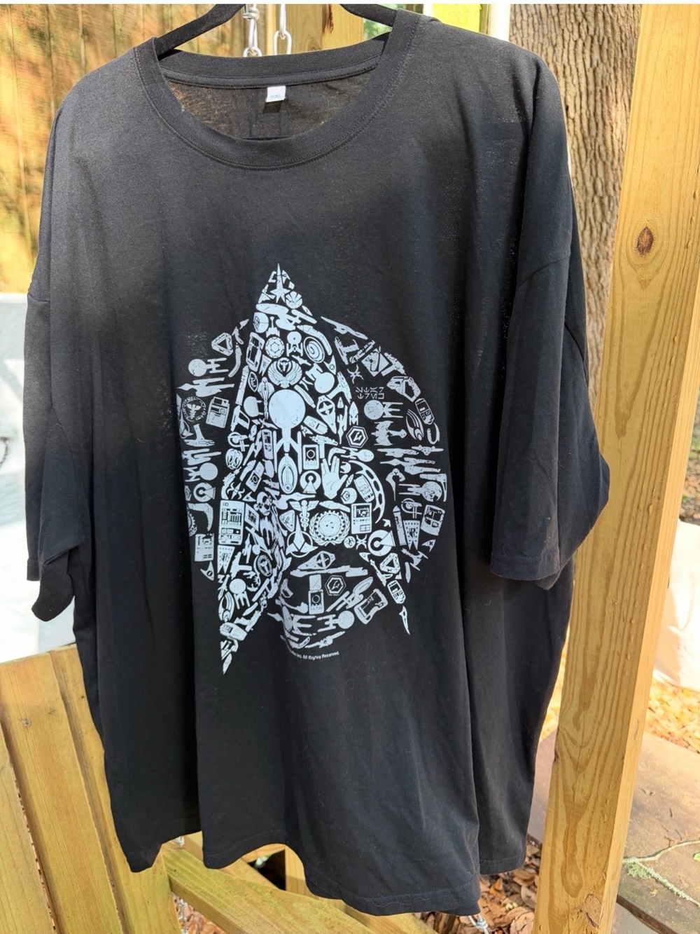 Source Unknown Black Short Sleeve Tee with White Graphic Icon 6x Star Trek